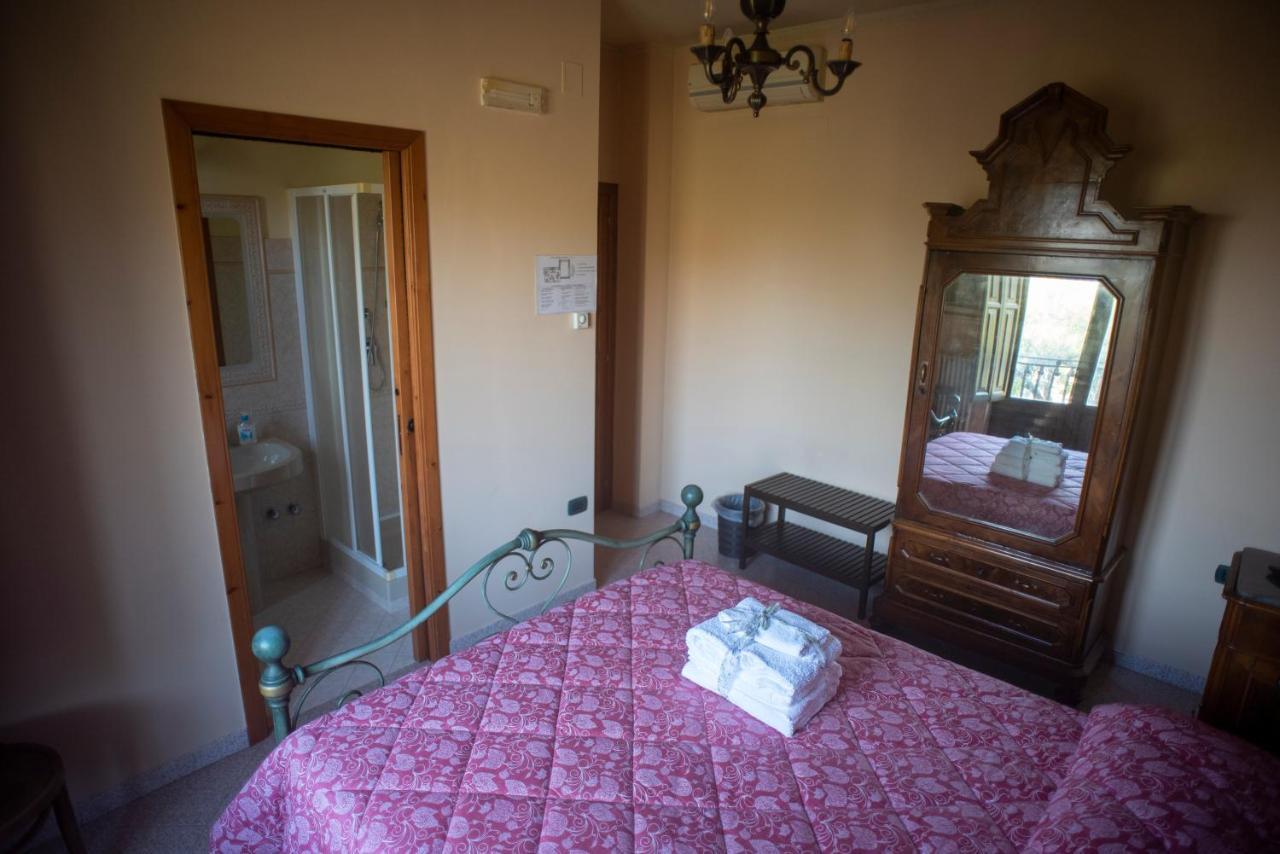 La Ginestra Otel Castel San Lorenzo Dış mekan fotoğraf