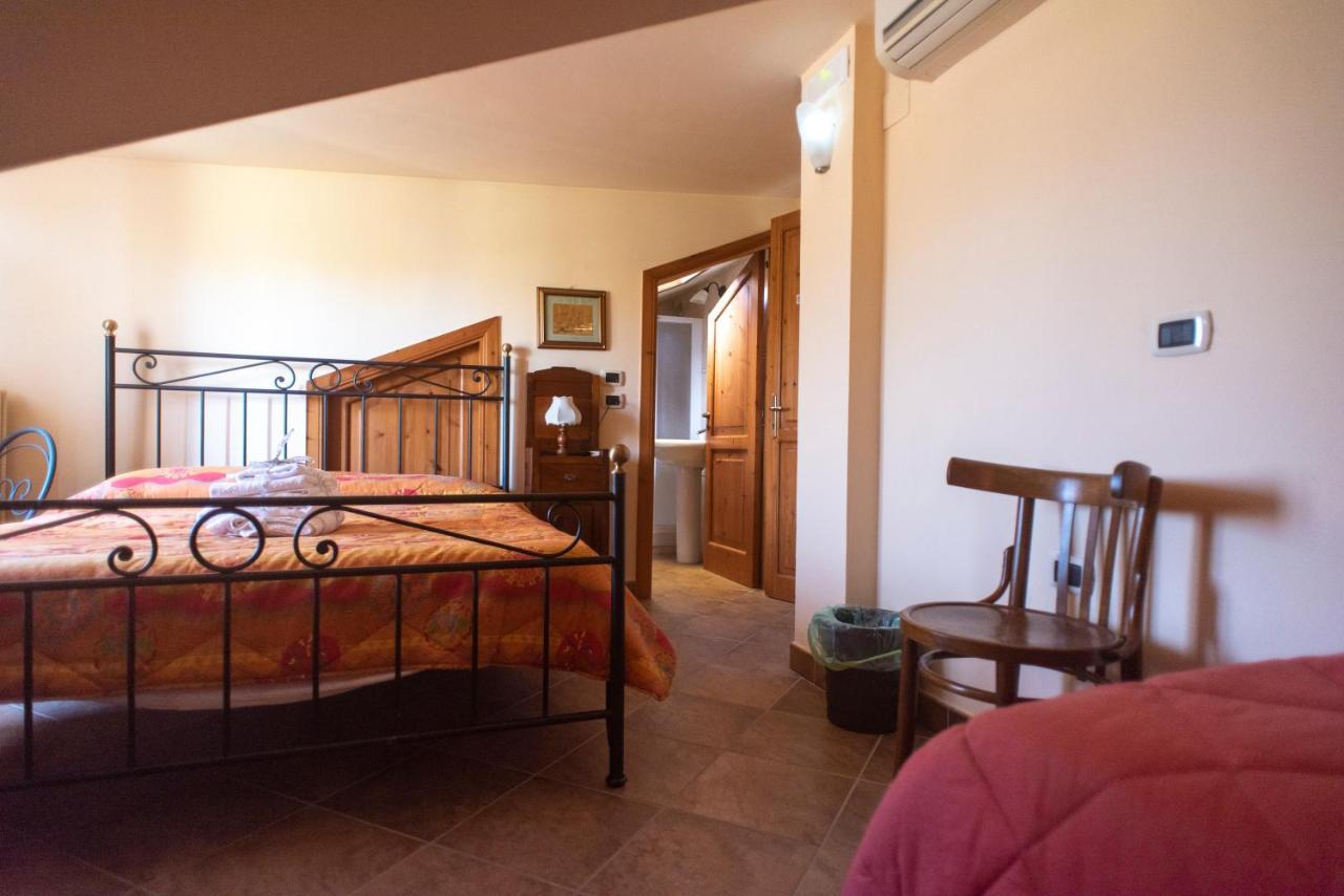La Ginestra Otel Castel San Lorenzo Dış mekan fotoğraf