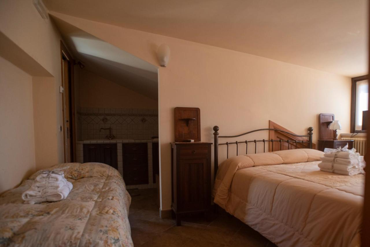 La Ginestra Otel Castel San Lorenzo Dış mekan fotoğraf