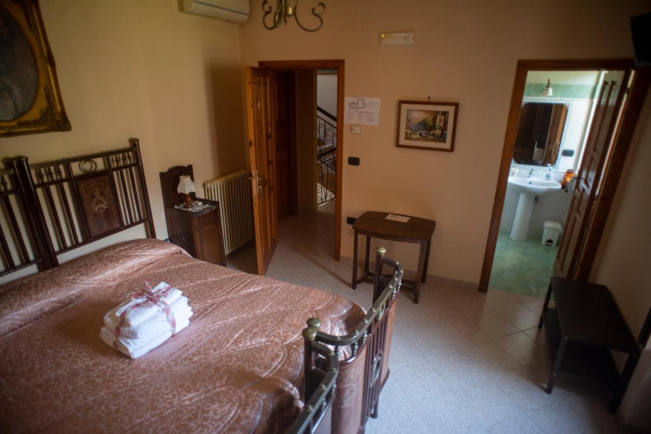 La Ginestra Otel Castel San Lorenzo Dış mekan fotoğraf